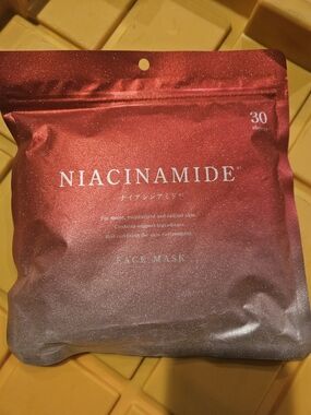 Japanese Niacinamide Face Mask Pack